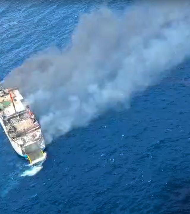 Brand auf Passagierfähre „Putri Yasmin“ in Indonesien 