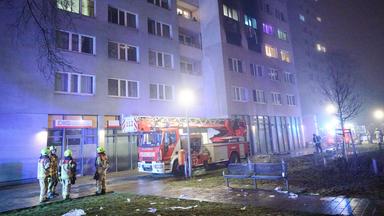 Brand in Berliner Hochhaus - Kind stirbt