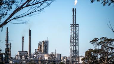 16.04.2026, Australien, Geelong: Gesamtansicht der Raffinerie Viva Energy Geelong. 