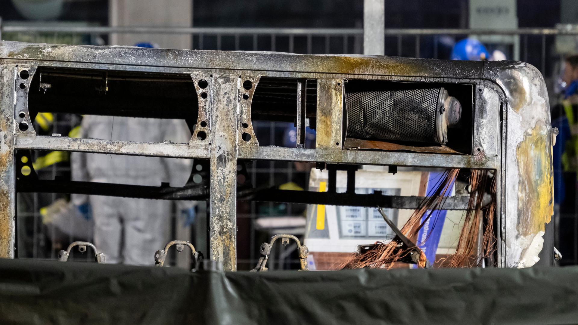 Postbus in der Schweiz in Brand geraten, mehrere Tote und Verletzte