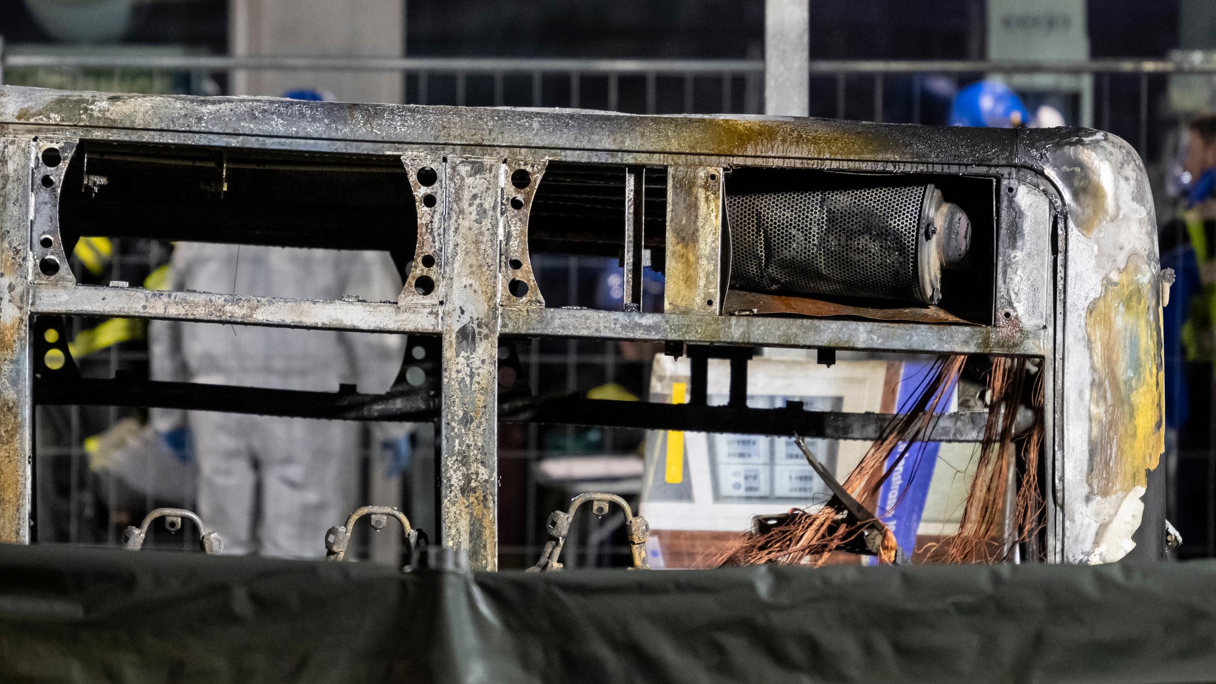 Postbus in der Schweiz in Brand geraten, mehrere Tote und Verletzte