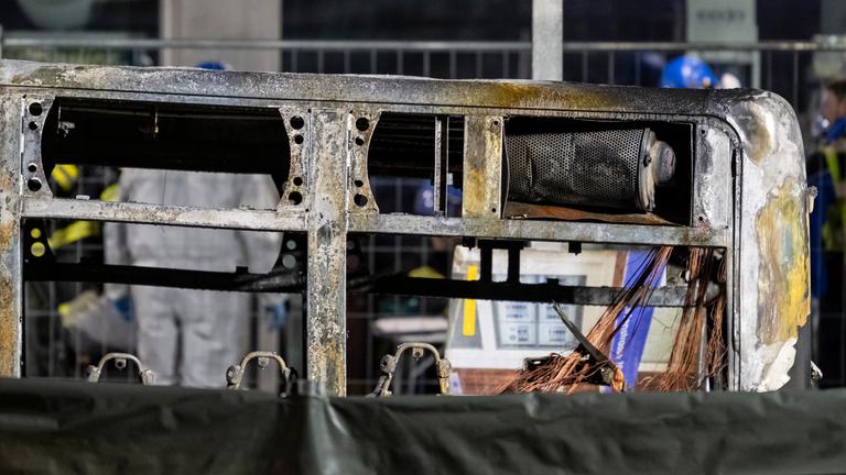 Postbus in der Schweiz in Brand geraten, mehrere Tote und Verletzte