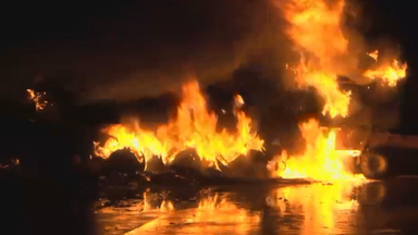 Das Bild zeigt Flammen.