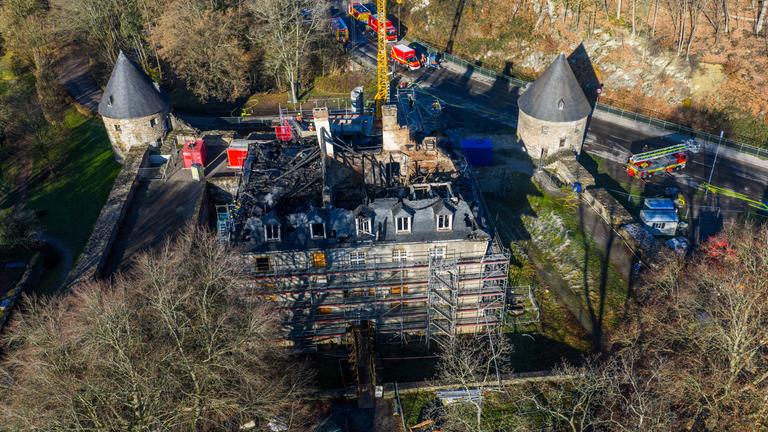 Riesiger Brand: Schloss Hardenberg in Flammen