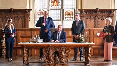 Investitionen in Hafen und Flughafen: Pistorius besucht Bremen