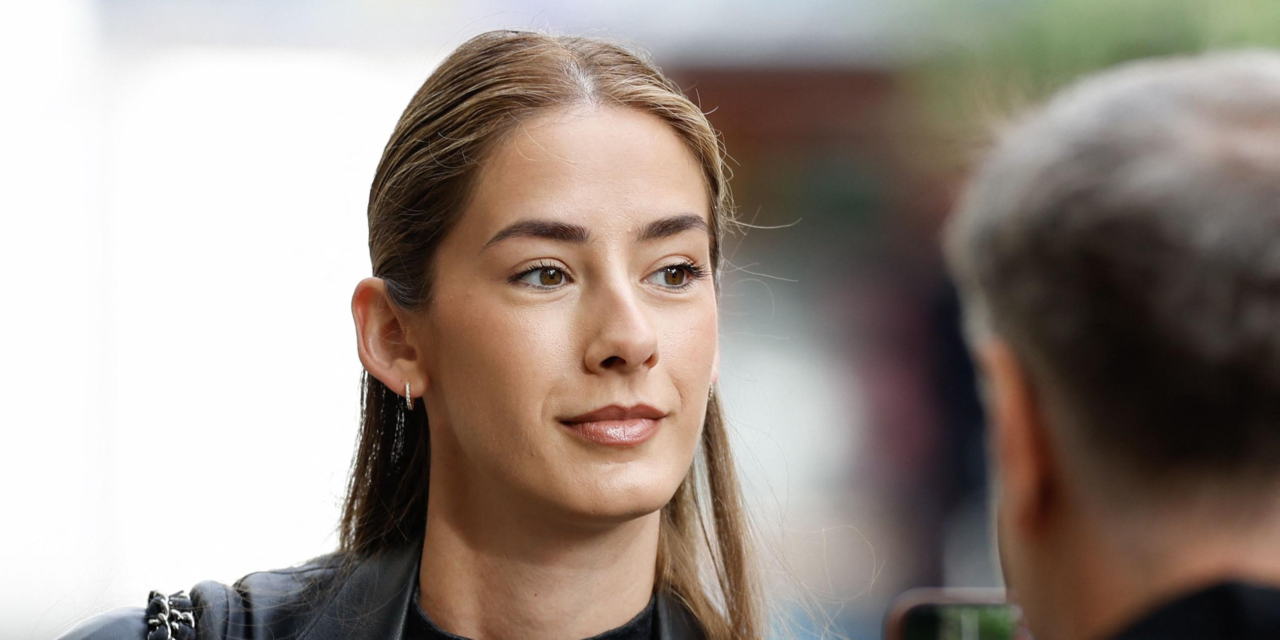 Brenda Patea, die ehemalige Lebensgefährtin des deutschen Tennisspielers Alexander Zverev und Mitklägerin, trifft am 31.05.2024 im Gerichtsgebäude in Berlin ein.