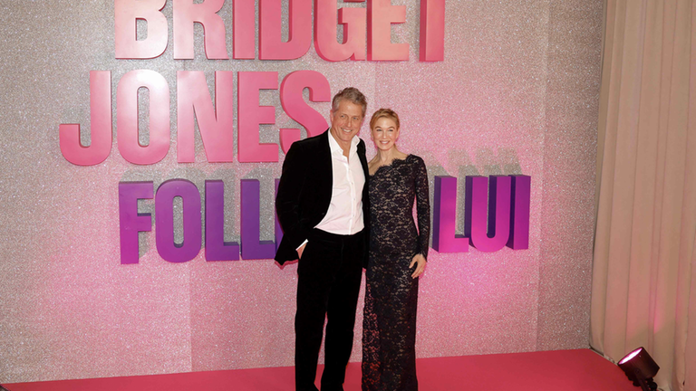 Hugh Grant bei Pariser Filmpremiere 