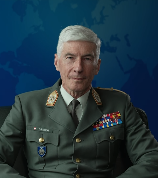 Robert Brieger, der oberste General der EU ordnet bei ZDFheute live ein.