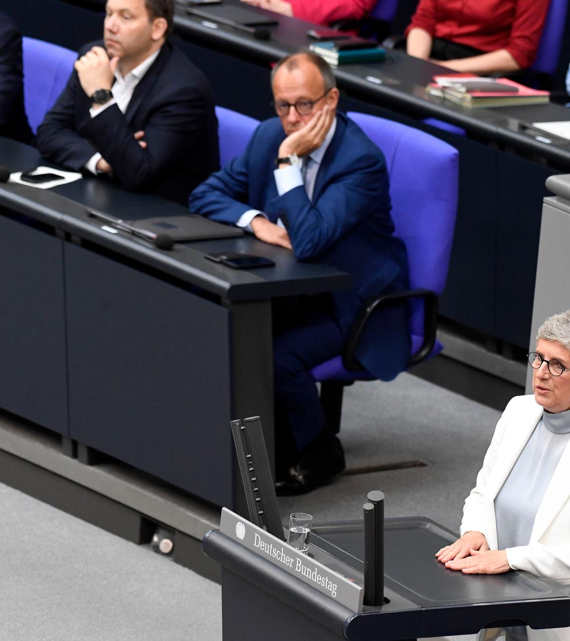 Britta Haßelmann in der 19. Sitzung des 21. Deutschen Bundestages im Reichstagsgebäude.