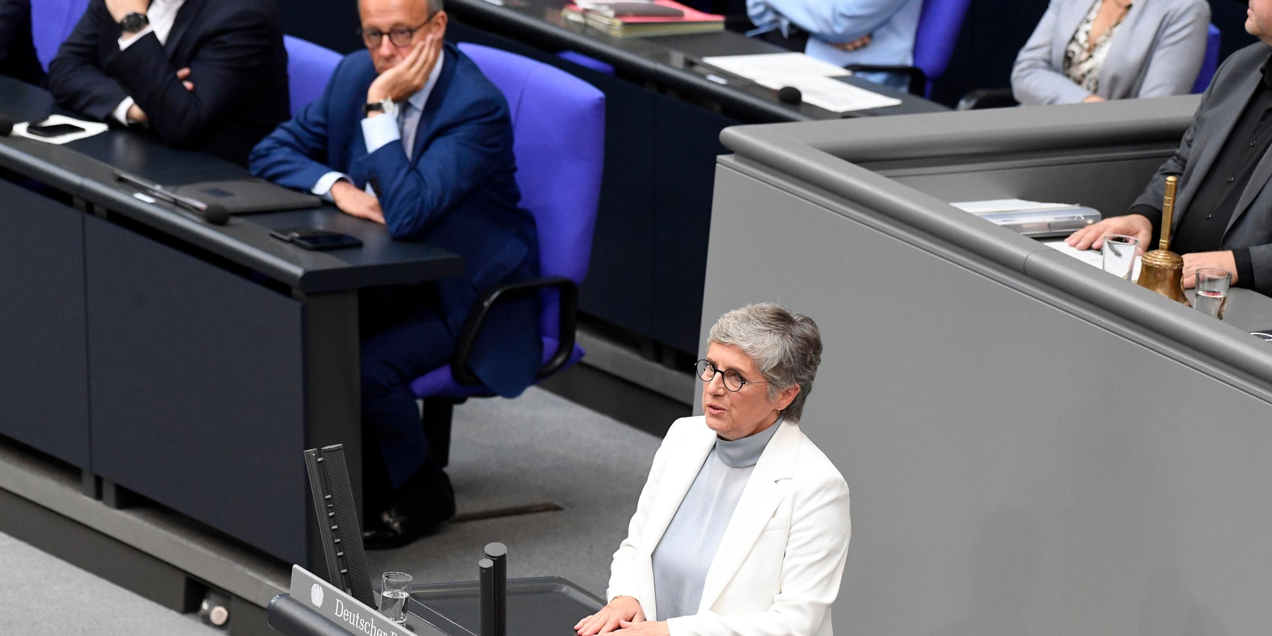 Britta Haßelmann in der 19. Sitzung des 21. Deutschen Bundestages im Reichstagsgebäude.