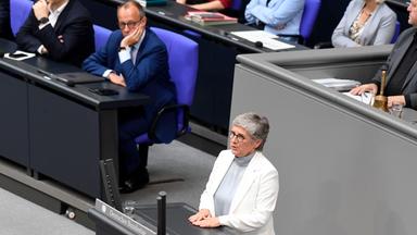 Britta Haßelmann in der 19. Sitzung des 21. Deutschen Bundestages im Reichstagsgebäude.