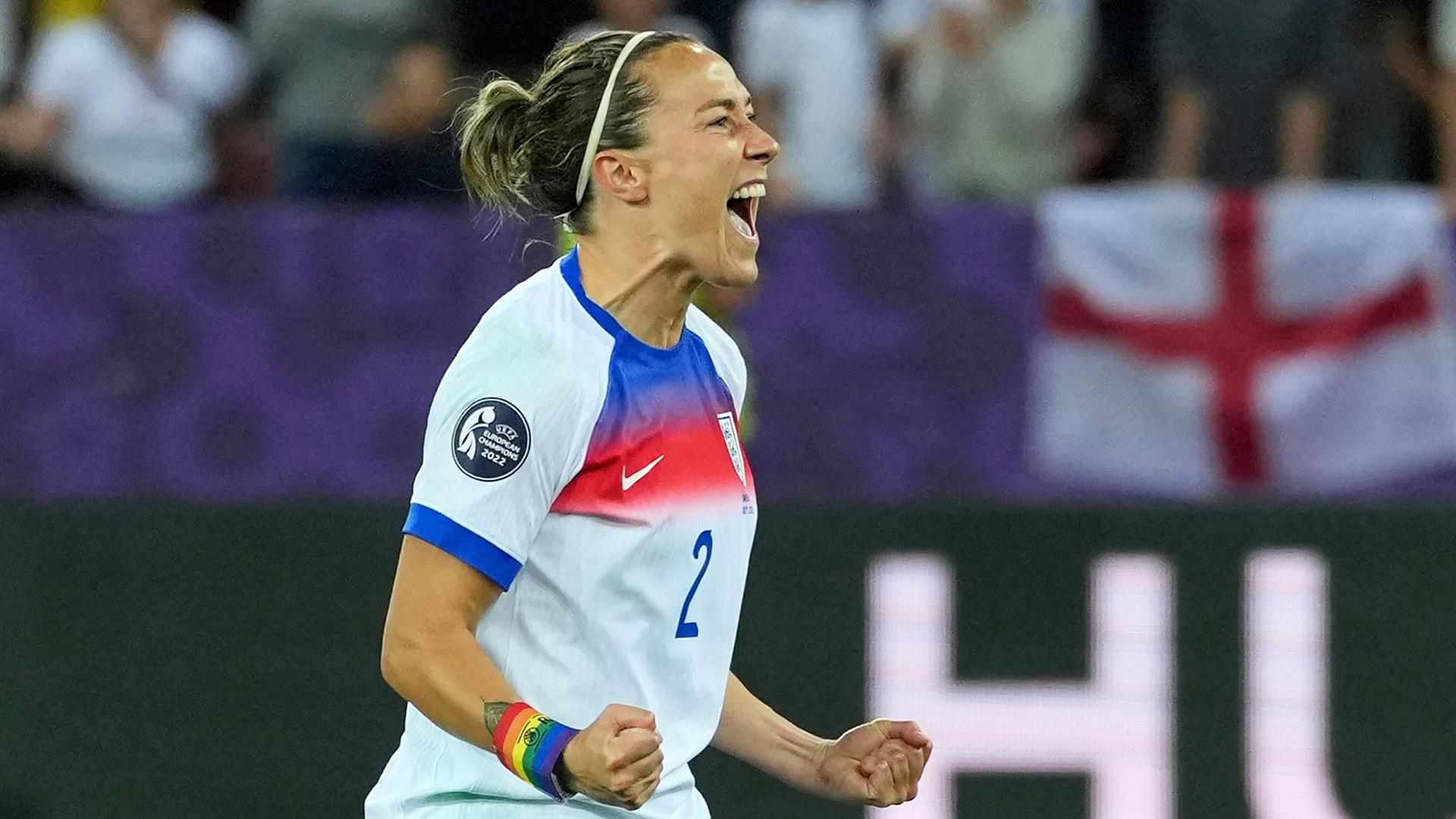 Englands Lucy Bronze jubelt nach ihrem verwandelten Elfmeter im Elfmeterschießen des Viertelfinalspiels der Frauen-EM 2025 zwischen Schweden und England im Stadion Letzigrund in Zürich, Schweiz, am Donnerstag, den 17. Juli 2025.