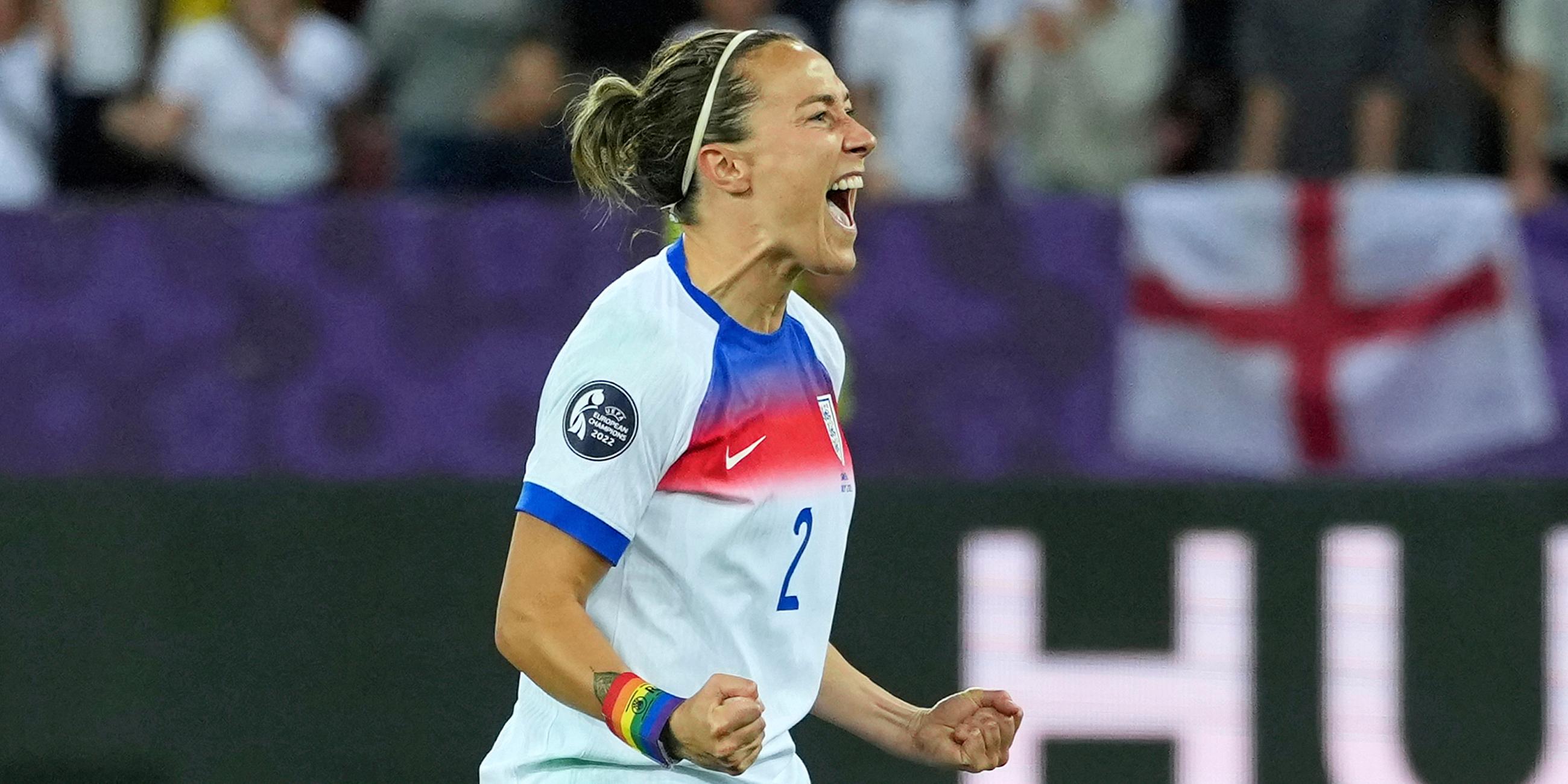 Englands Lucy Bronze jubelt nach ihrem verwandelten Elfmeter im Elfmeterschießen des Viertelfinalspiels der Frauen-EM 2025 zwischen Schweden und England im Stadion Letzigrund in Zürich, Schweiz, am Donnerstag, den 17. Juli 2025.