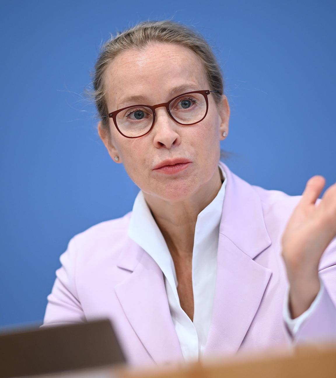 15.04.2024, Berlin: Frauke Brosius-Gersdorf, Juristin stellt den Abschlussbericht der Kommission zur reproduktiven Selbstbestimmung und Fortpflanzungsmedizin vor.