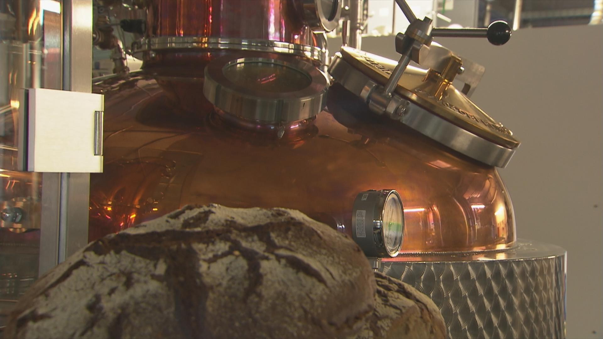 Bäcker verarbeitet Brotreste zu Alkohol 