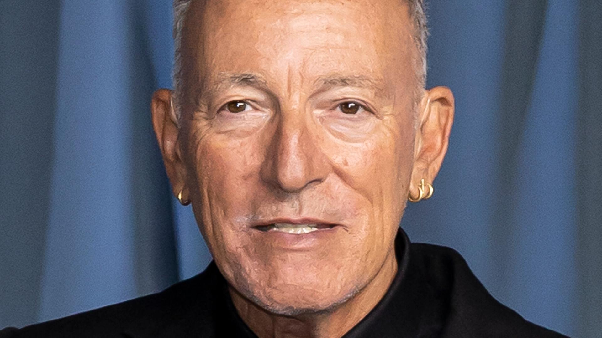 Porträt von Bruce Springsteen auf der Academy Museum Gala.
