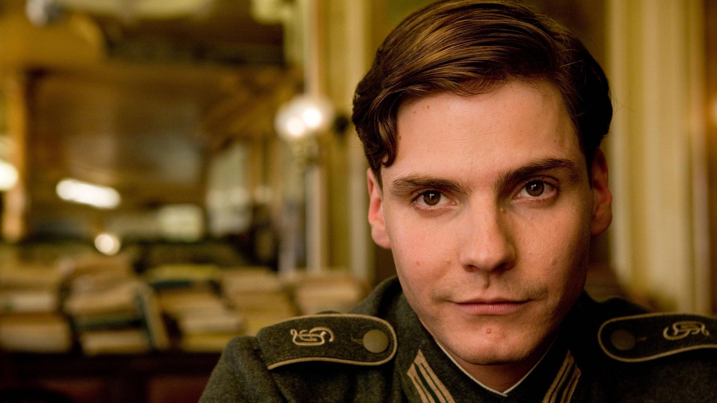 In Quentin Tarantinos oscarnominiertem Film "Inglourious Basterds" spielt er den deutschen Kriegshelden Fredrick Zoller.