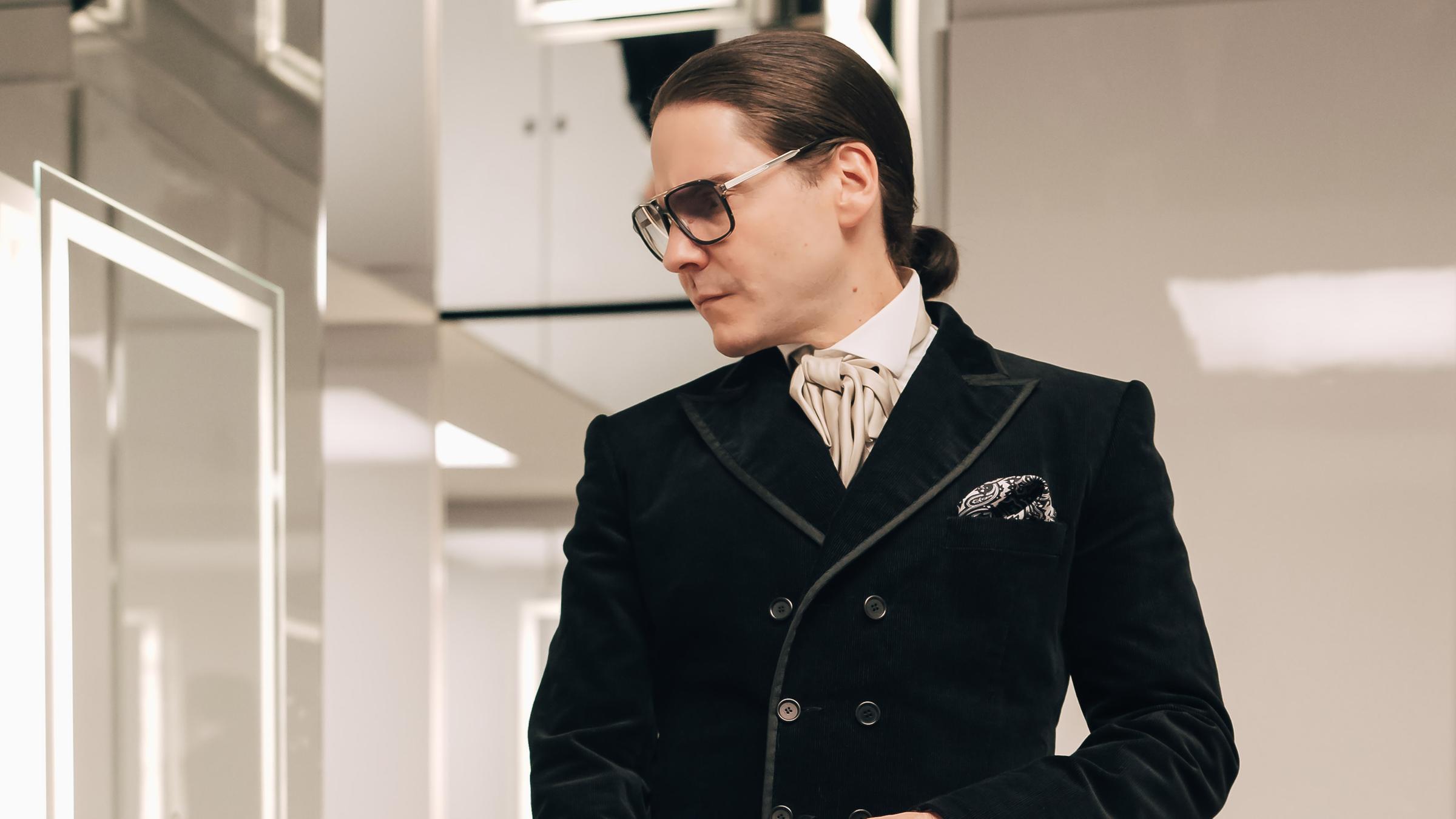 2024: Daniel Brühl spielt den jungen Karl Lagerfeld in der Serie "Becoming Karl Lagerfeld".