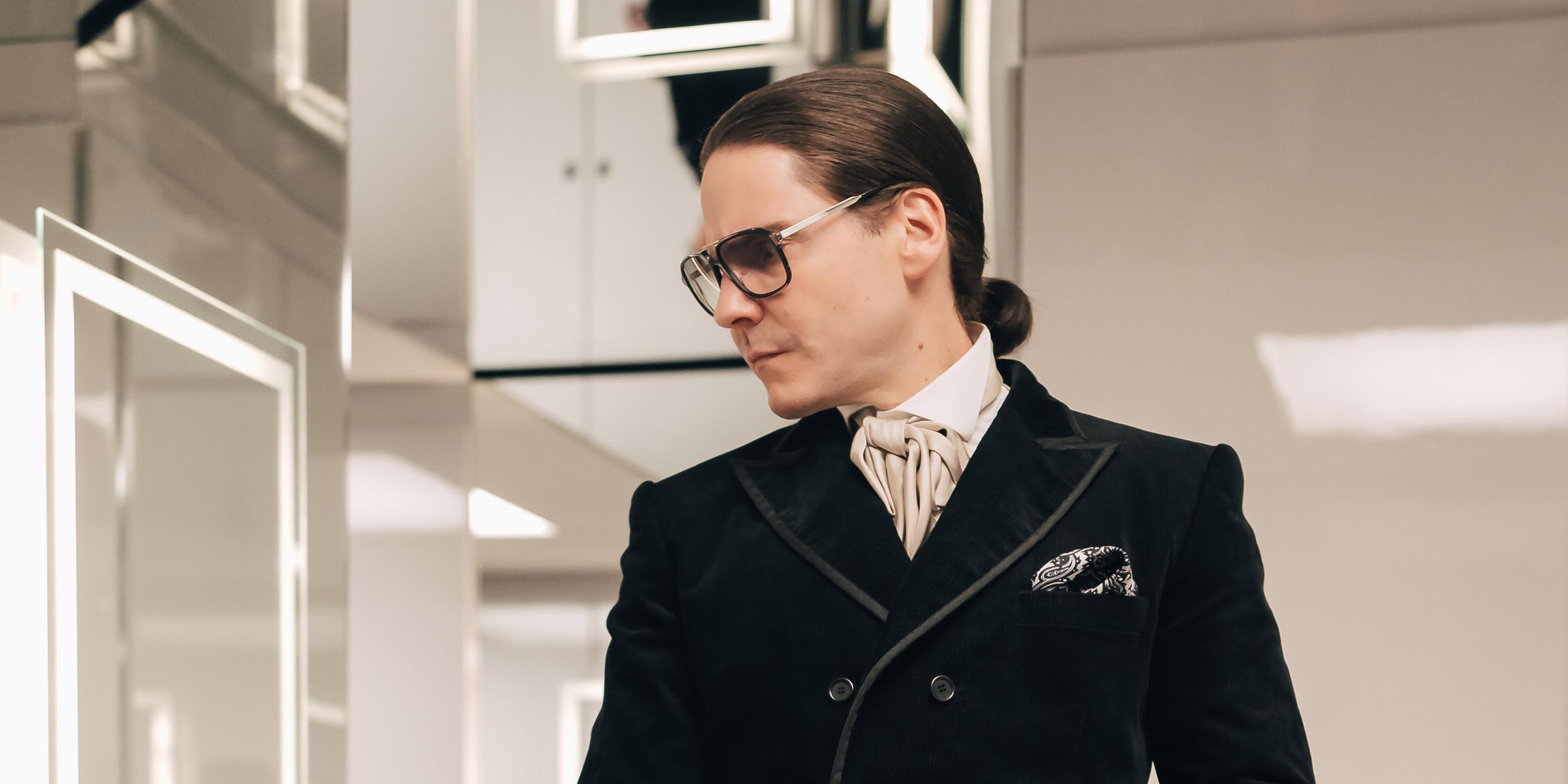 2024: Daniel Brühl spielt den jungen Karl Lagerfeld in der Serie "Becoming Karl Lagerfeld".