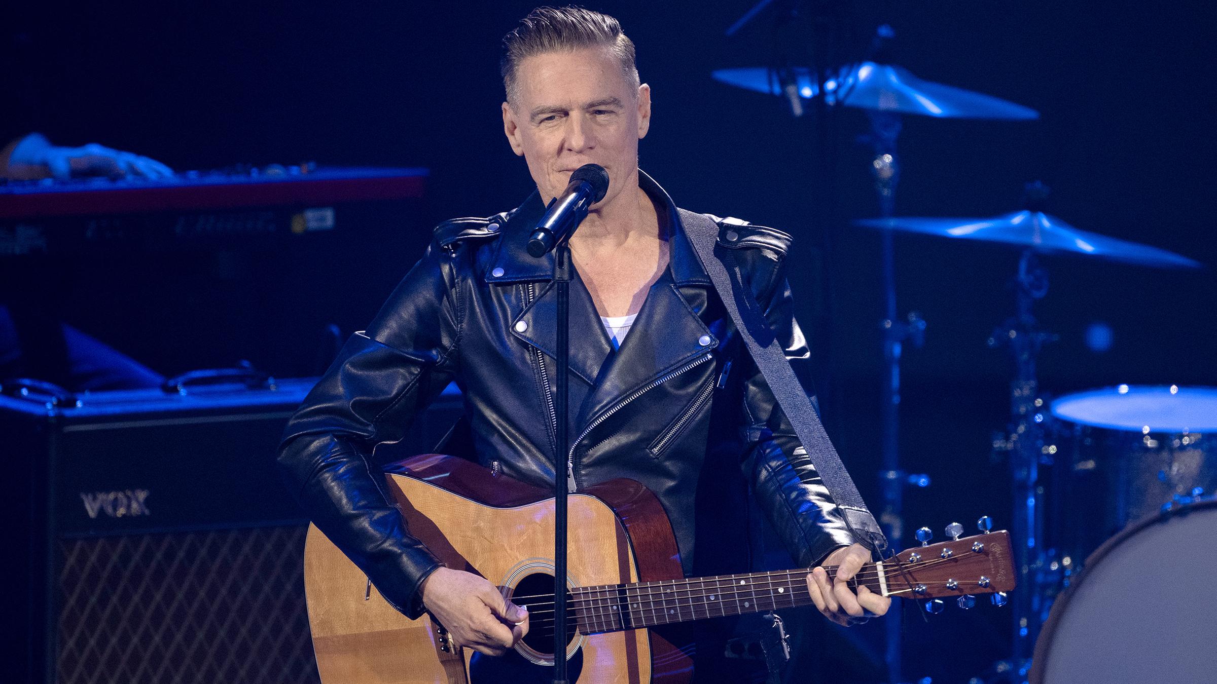 Ein Konzert von Bryan Adams im australischen Perth musste abgesagt werden. Grund waren Probleme mit dem Abwassersystem. Die Toiletten in der Konzertarena drohten überzulaufen. (10.02.2025)
