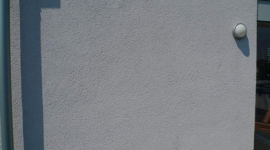 Kahle Wand