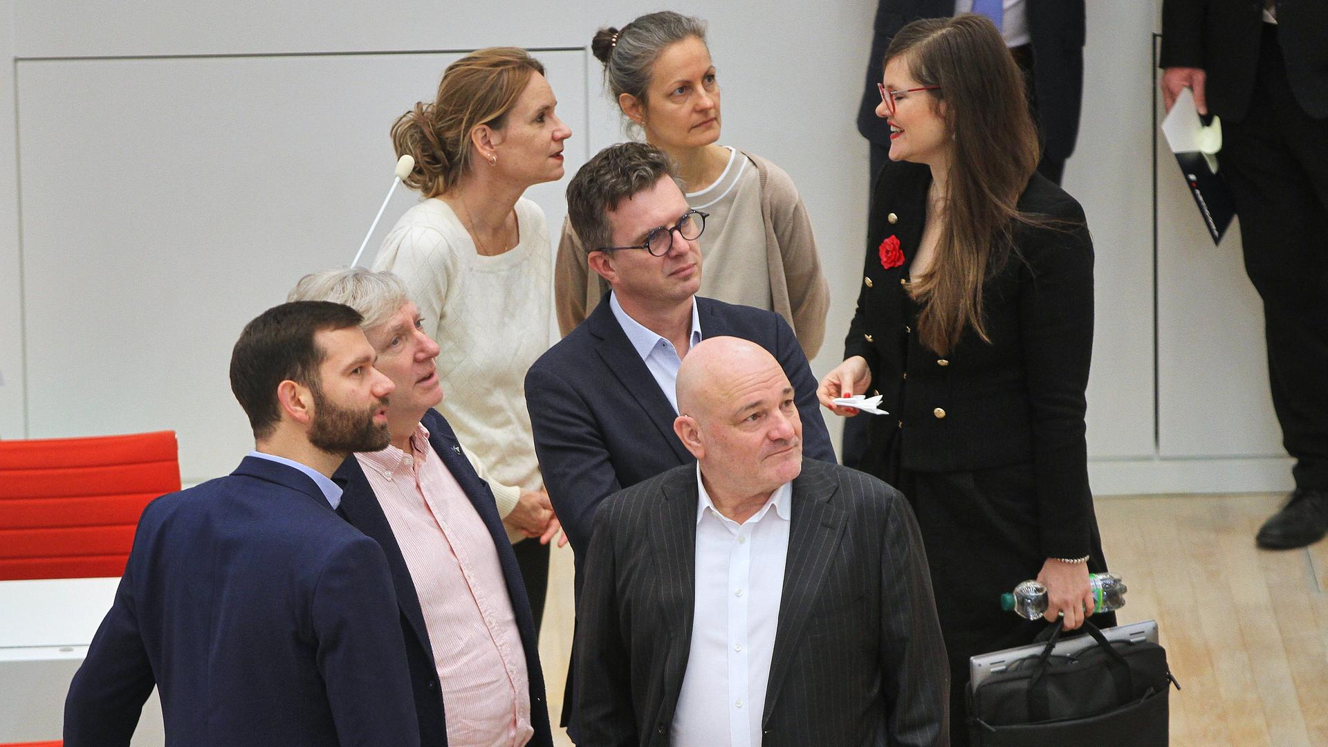 Brandenburgischer Landtag: Wahl des Ministerpräsidenten: BSW-Landtagsfraktion mit (L-R) Stefan Roth, André von Ossowski, Melanie Matzies-Köhler, Andreas Kutsche, Jenny Meyer, Robert Crumbach, Jouleen Gruhn