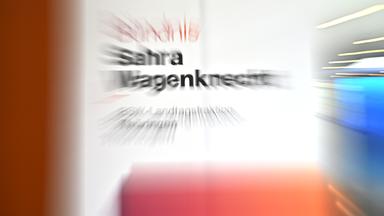 Archiv: Ein Aufsteller mit der Aufschrift Bündnis Sahra Wagenknecht BSW-Landtagsfraktion Thüringen steht vor dem Fraktionssaal im Thüringer Landtag.