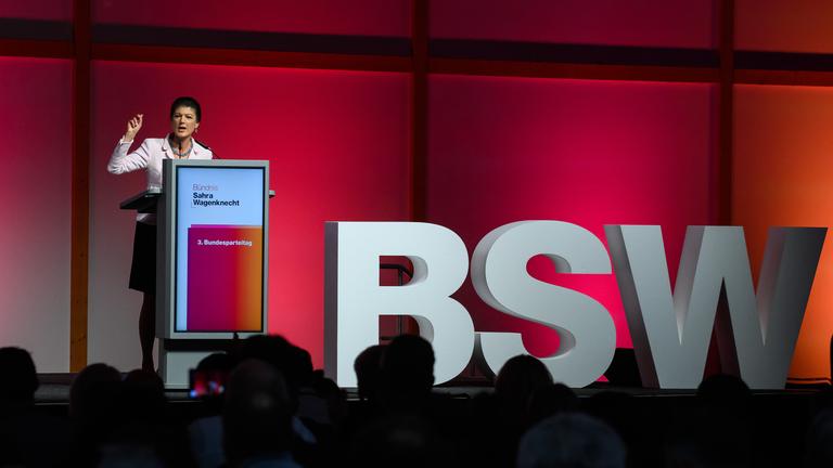 Sahra Wagenknecht, Vorsitzende des BSW, spricht auf dem 3. Bundesparteitag der Partei «Bündnis Sahra Wagenknecht» zu den Delegierten.