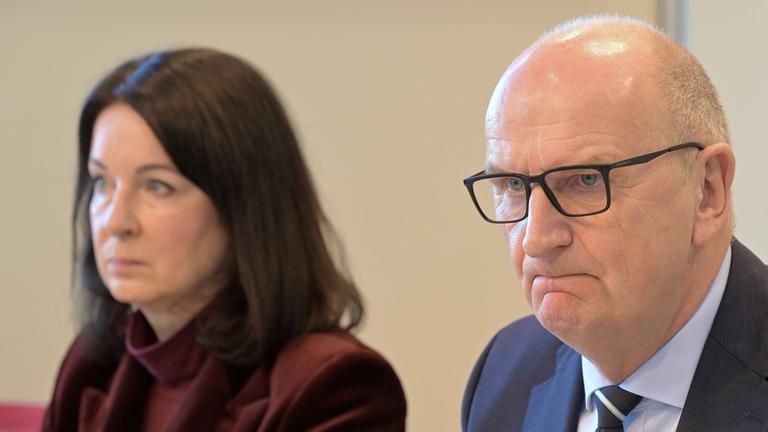 Dietmar Woidke (SPD) Ministerpräsident in Brandenburg, und Britta Müller (BSW), Ministerin für Gesundheit und Soziales des Landes Brandenburg. (Archiv)
