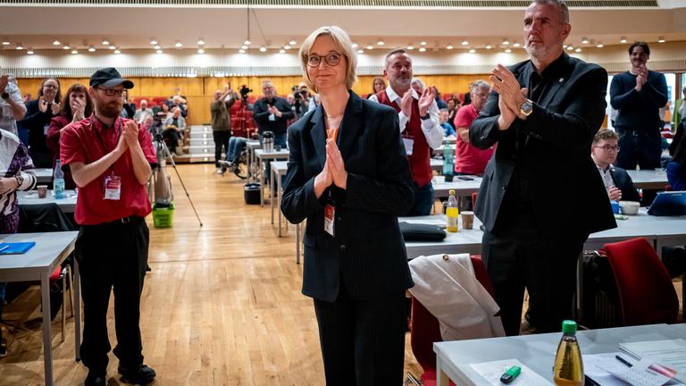 In Thüringen als BSW-Landesvorsitzende wiedergewählt: Applaus für Katja Wolf