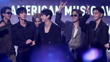 BTS bei der Vergabe des Preises "Artist of the Year"