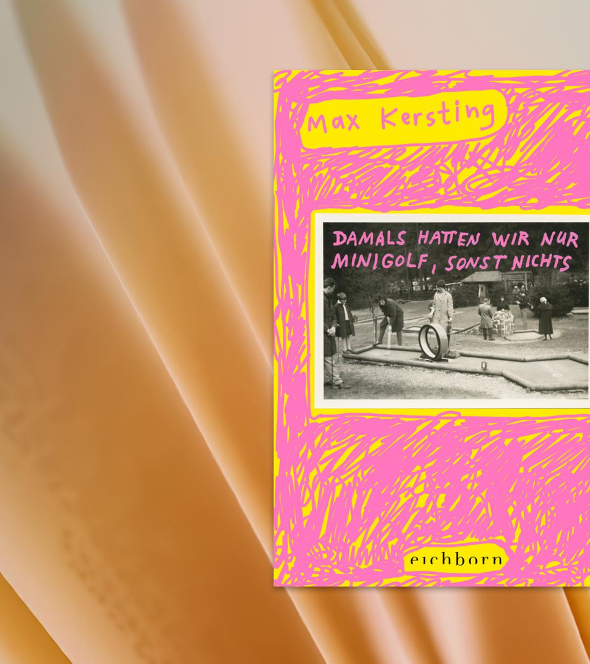 Auf dem Cover des Buches sieht man ein schwarz-weiß-Foto, auf dem Menschen Minigolf spielen. Der Hintergrund ist gelb und mit einem pink-farbenen Stift bemalt.
