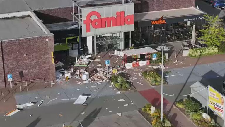 Unbekannte sprengen Imbiss in Buchholz