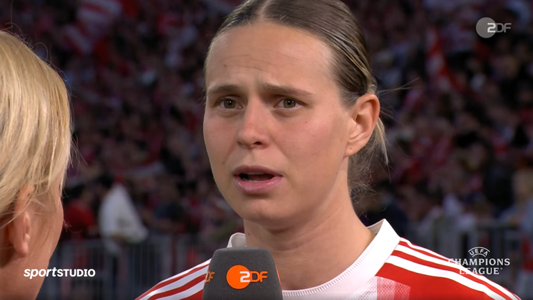 Bayerns Mittelfeldspielerin Klara Bühl im Interview