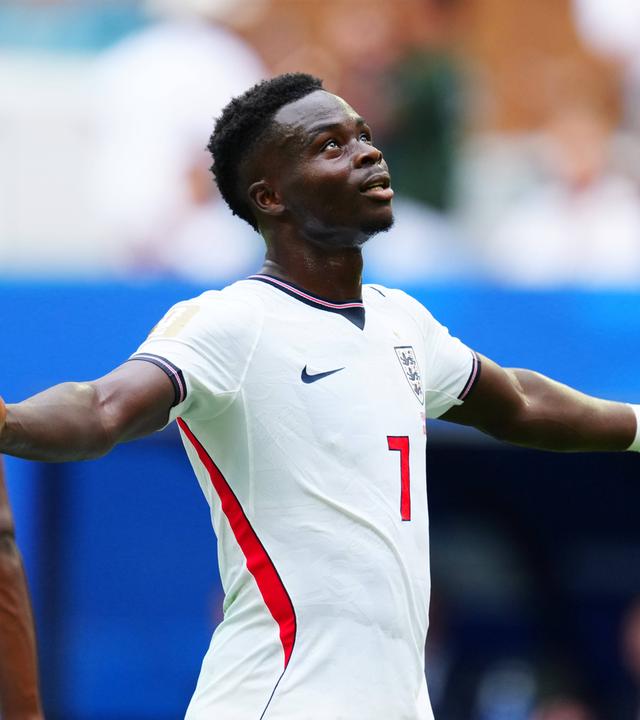 Der englische Nationalspieler Bukayo Saka jubelt nach seinem Treffer zum 0:3 im Spiel um Platz 3 gegen Frankreich