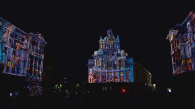 Lichtprojektionen auf Gebäuden in Sofia, Bulgariens Hauptstadt