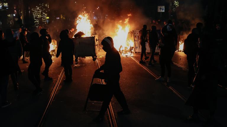 Brennende Straßen bei Protesten in Bulgarien