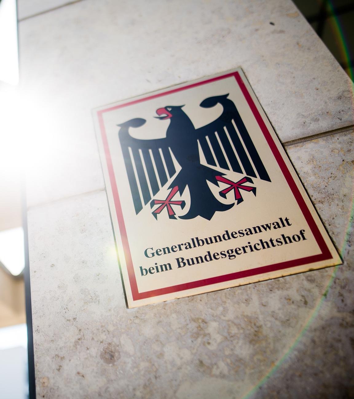 "Generalbundesanwalt beim Bundesgerichtshof" steht auf einem Schild am Eingang zum Gebäude der Bundesanwaltschaft.