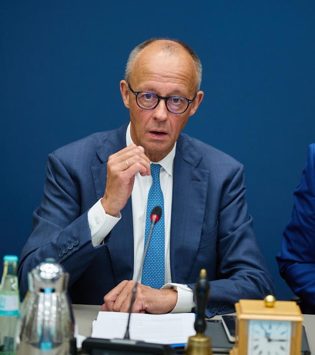 CDU Bundesvorstandssitzung nach der Wahl in Sachsen Anhalt. Bundeskanzler Friedrich Merz und Ministerpräsident von Sachsen Anhalt Sven Schulze