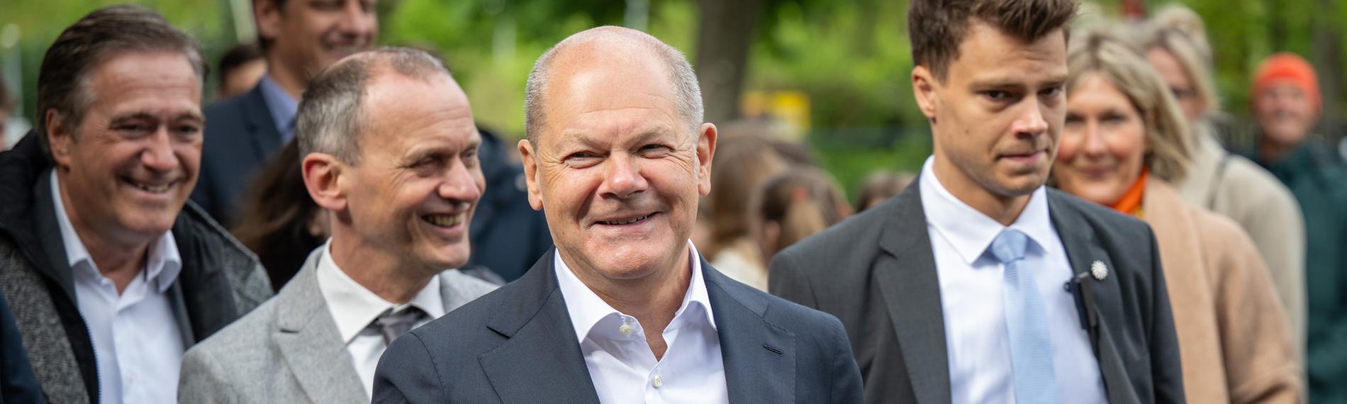 Bundeskanzler Olaf Scholz besucht Humboldt-Gymnasium Eichwalde