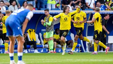 v.li.: Fabio Silva (BVB, 21), Jobe Bellingham (BVB, 7), Julian Ryerson (BVB, 26), Spieler von Borussia Dortmund (BVB 09), jubeln über das Tor zum 2:2 am 05.09.2026 in Sinsheim.
