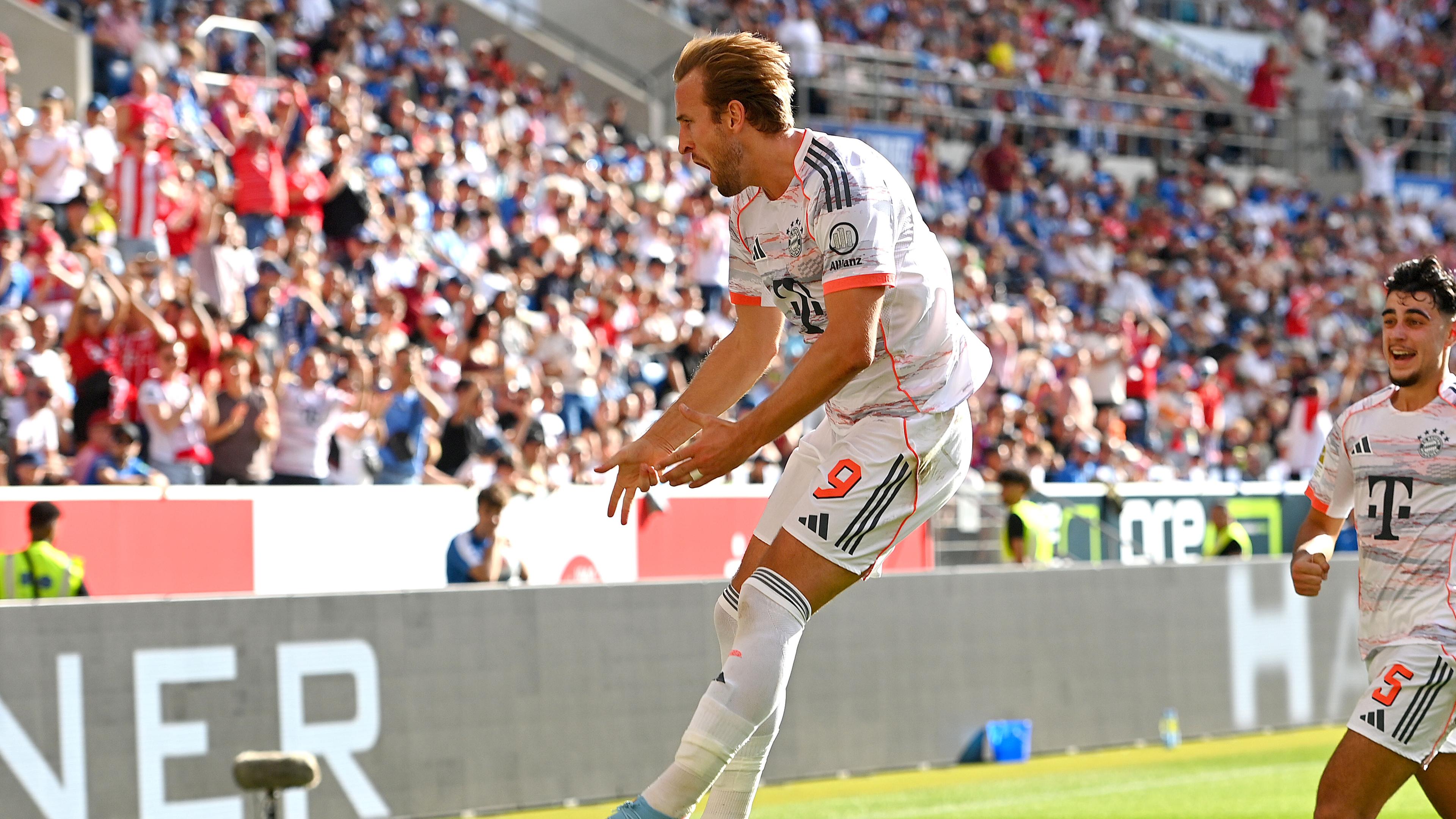 Bayern Münchens Harry Kane jubelt nach seinem Tor zum 1:0  gegen Hoffenheim.