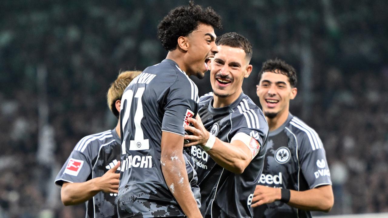 フランクフルトはグラッドバッハで10ゴールの眼鏡を獲得します