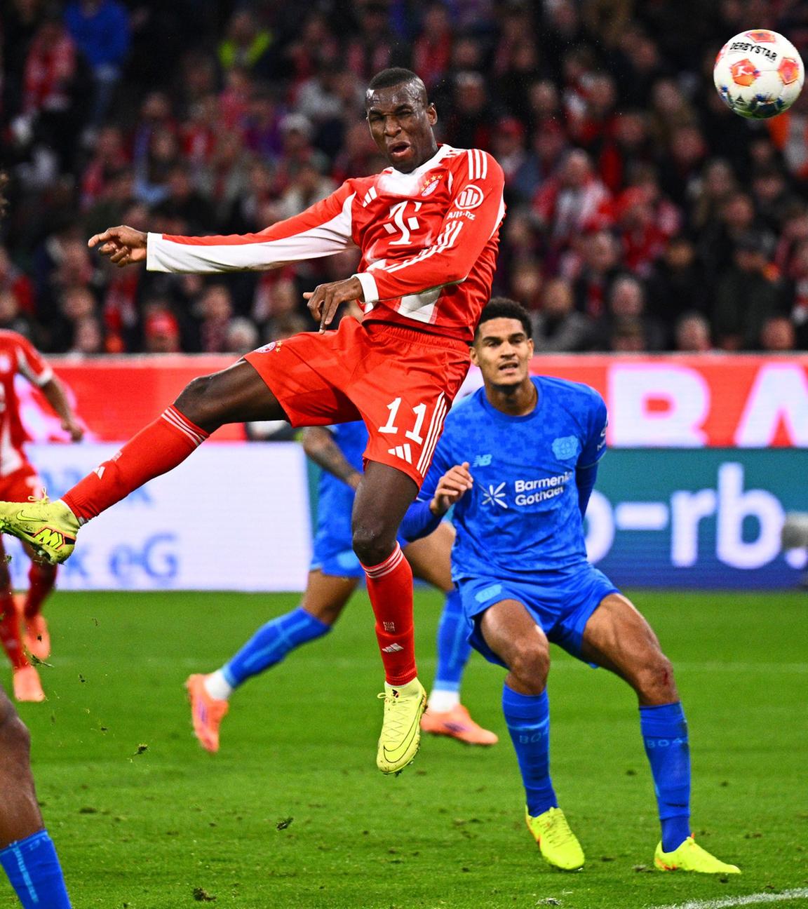 Nicolas Jackson erzielt das Tor zum 2:0 gegen Bayer 04 Leverkusen.