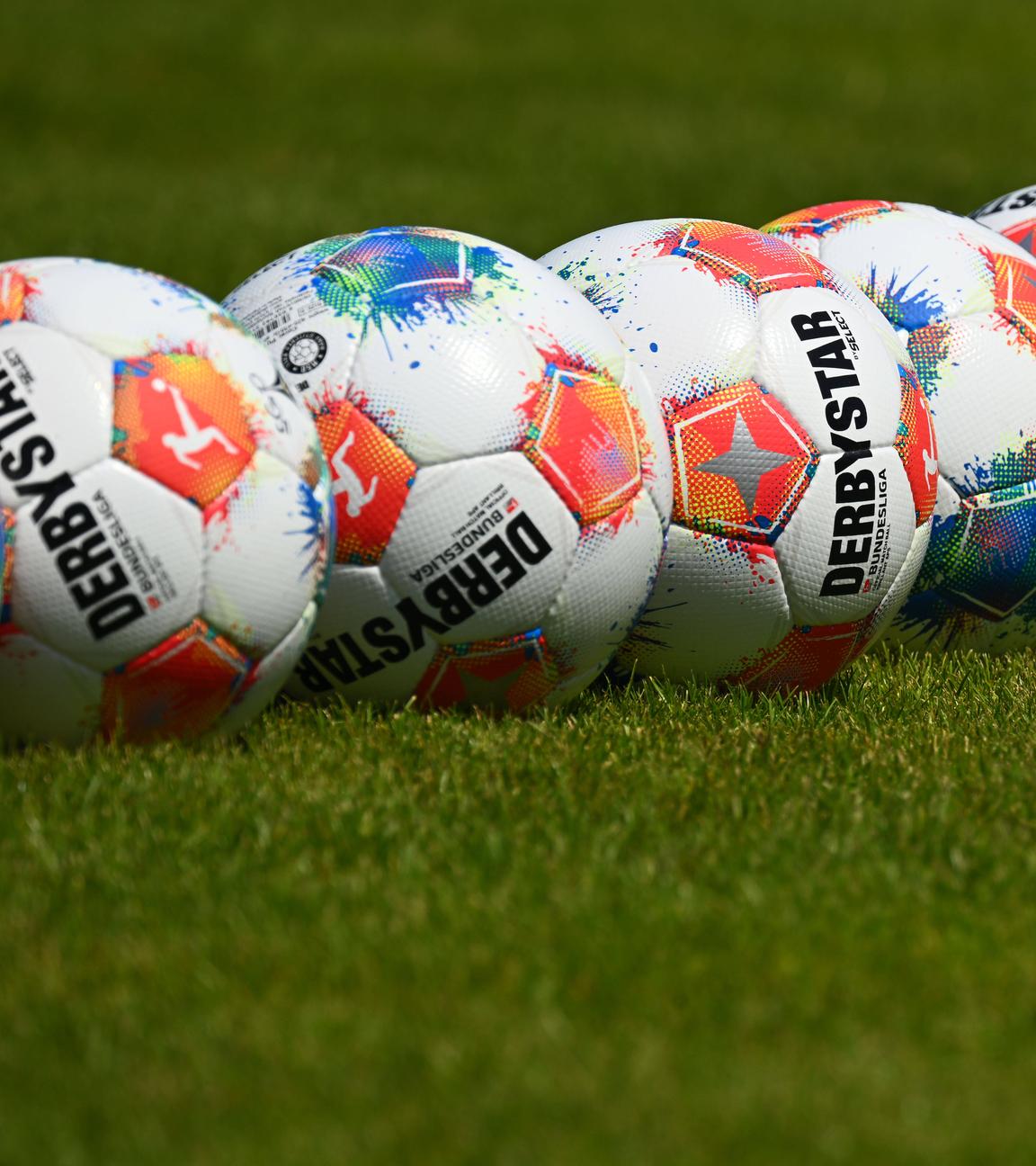 So sehen die neuen Bälle der Bundesliga-Saison 2025/26 aus.