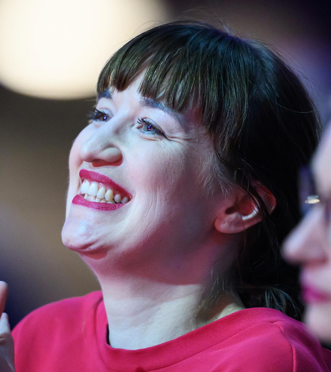 Heidi Reichinnek (L), Fraktionsvorsitzende Die Linke im Bundestag, und Ines Schwerdtner, Parteivorsitzende Die Linke auf dem Bundesparteitag der Partei Die Linke in Chemnitz