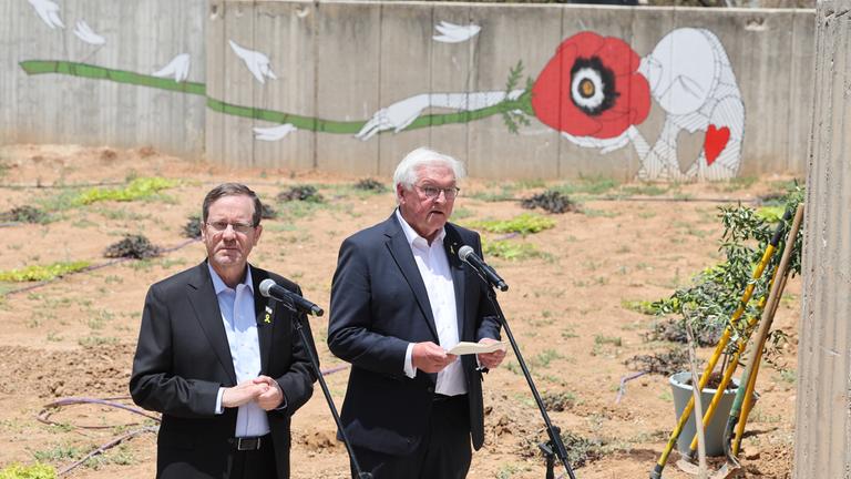 Bundespräsident Steinmeier in Israel bei einer Rede