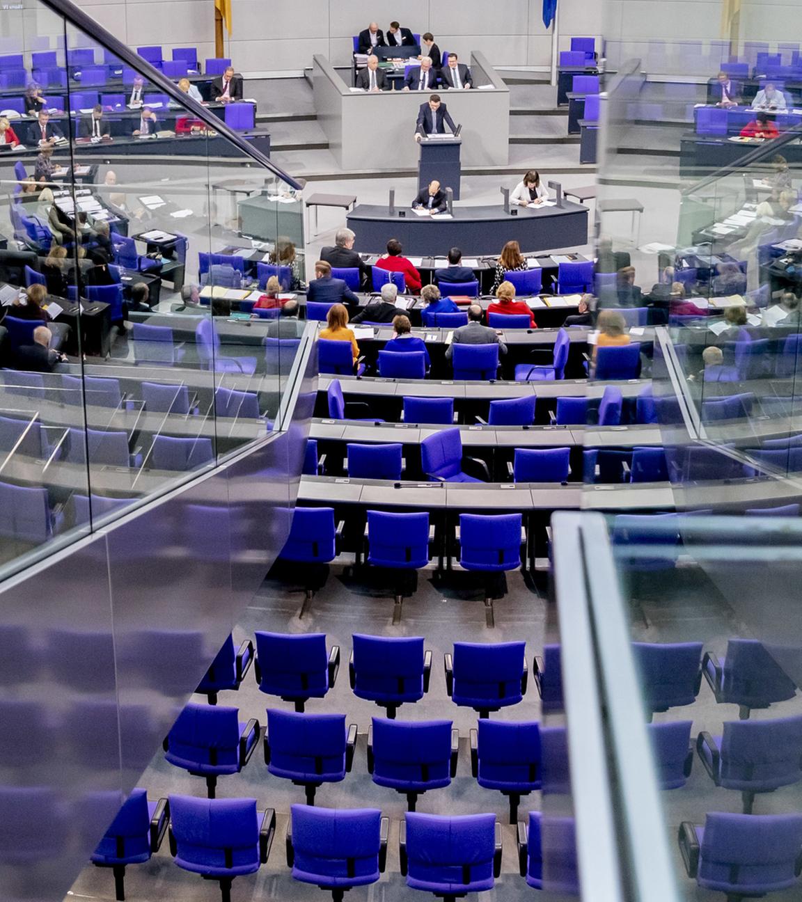 Der Plenarsaal des Deutschen Bundestages ist bei einer Debatte am 07.11.2019 zu sehen.