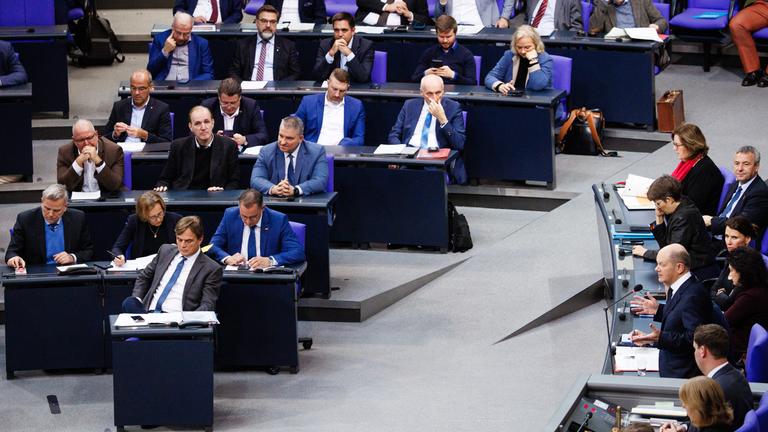 Der Bundestag trifft sich zur aktuellen Stunde.