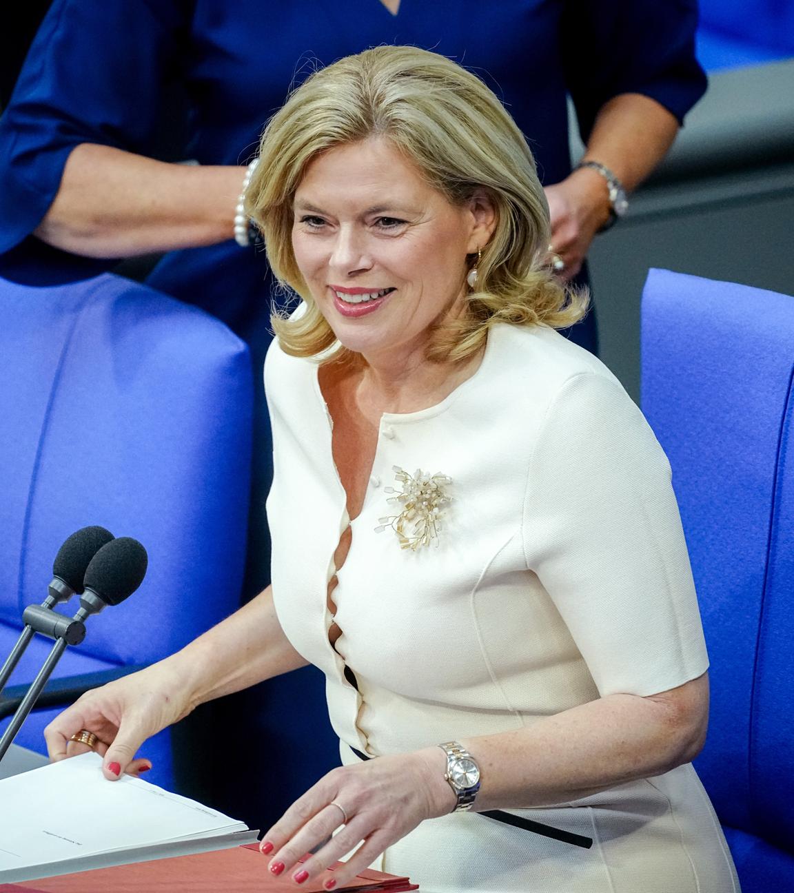 ulia Klöckner (CDU), Bundestagspräsidentin, nimmt im Bundestag an der Fortsetzung der Haushaltsberatungen teil.